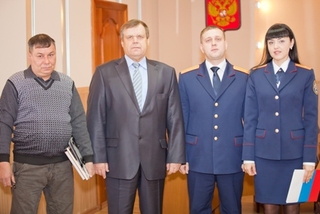 Двух жителей Уссурийска наградили за помощь в расследовании убийства Насти Луцишиной