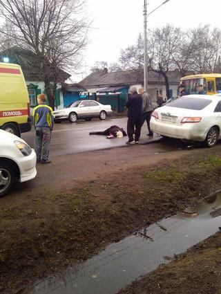 Неадекватный водитель сбил женщину и скрылся с места ДТП