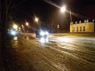 Перекресток улиц Крестьянская и Краснознаменная залило водой