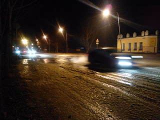 Перекресток улиц Крестьянская и Краснознаменная залило водой