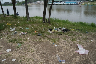 Пляж Солдатского озера в Уссурийске очистили от мусора
