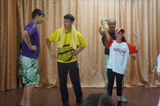 Цирк Запашного научил детей из Уссурийска справляться с гирями