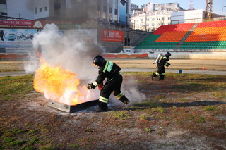 Пожарные из Уссурийска заняли 2 место на соревнованиях по пожарному биатлону