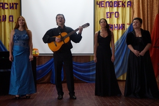 Солисты Приморского театра оперы и балета дали концерт для уссурийских инвалидов