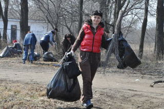 В ходе общегородского субботника жители округа собрали 171 тонну мусора