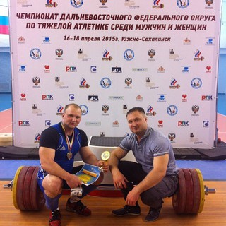 Уссурийский тяжелоатлет стал лучшим на чемпионате в Южно-Сахалинске
