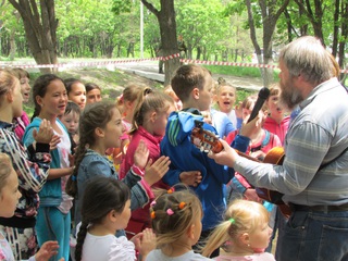 Отвлечь детей от влияния современных гаджетов призвали в День защиты детей в Уссурийске