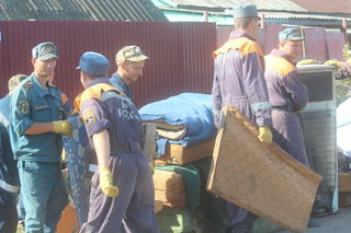 В работах в районе Пушкинского моста задействовано девяносто спасателей МЧС