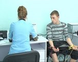 ПЫТАЯСЬ СПАСТИ СООТЕЧЕСТВЕННИКОВ, ЖИТЕЛЬ КИТАЯ САМ ЕДВА УГОДИЛ ЗА РЕШЕТКУ