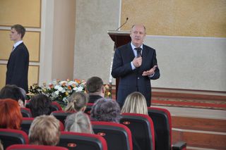 Торжественная церемония, посвященная Дню учителя, состоялась в администрации Уссурийска