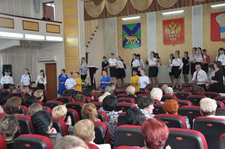 Торжественная церемония, посвященная Дню учителя, состоялась в администрации Уссурийска