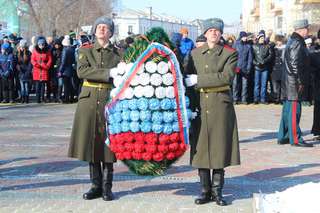 С Днем защитника Отечества уссурийских военнослужащих поздравил глава администрации