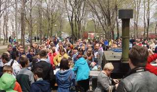 В городском парке Уссурийска для ветеранов ВОВ организовали праздничную программу «На солнечной поляночке»