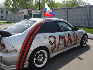 Стритрейсеры из Уссурийска не пощадили своих авто ради празднования Дня Победы