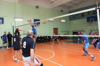 Турнир по волейболу среди ветеранов прошел в Уссурийске