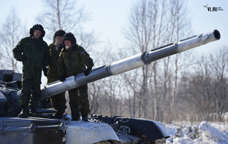 Быстрее и точнее: военные из Приморья борются за победу на танковом биатлоне под Хабаровском