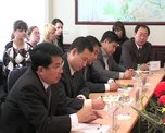 10 китайских мэров обсудили с местной администрацией обсудили совместную работу в период кризиса