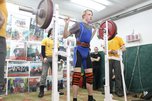 Тяжелоатлет из Уссурийска на соревнованиях по пауэрлифтингу поднял штангу весом 280 кг