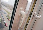 Молодой человек выпал из окна 9 этажа в Уссурийске