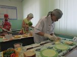 Школьники Уссурийска встретили Всемирный день повара на кухне