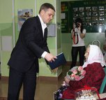 Со 102-летним днем рождения поздравил глава администрации старейшую жительницу Уссурийска