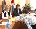ПЫТАЯСЬ СПАСТИ СООТЕЧЕСТВЕННИКОВ, ЖИТЕЛЬ КИТАЯ САМ ЕДВА УГОДИЛ ЗА РЕШЕТКУ