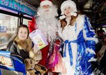 Дед Мороз и Снегурочка вышли на улицы Уссурийска