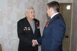 Накануне праздника Победы в гостях у ветеранов Великой Отечественной войны побывал глава администрации Евгений Корж