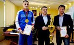Двукратного чемпиона мира Александра Захарова чествовали в Уссурийске