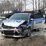 В Уссурийске столкнулись автомобиль ДПС и Lexus