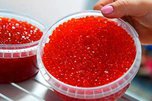 Житель Уссурийска присвоил 20 кг лососевой икры, которую его попросили перевезти