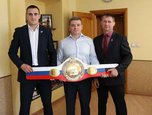 Чествование чемпиона России по кикбоксингу среди профессионалов состоялось в администрации округа