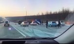 «Машин 30 столкнулось»: ледяной панцирь покрыл федеральную трассу в Приморье
