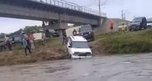 Автомобиль ушел под воду на окраине Уссурийска