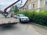 Те же места, те же нарушения: в Уссурийске продолжается борьба с нелегальной парковкой