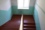 В Уссурийске продолжается ремонт подъездов в многоквартирных домах