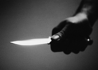 Мужчина пырнул ножом своего товарища в Уссурийске