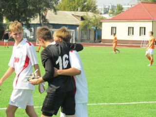 «Мостовик 98-99» из Уссурийска остановил беспроигрышную серию «Сахалина»