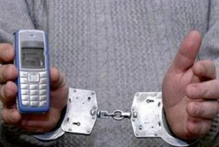 Вора мобильного телефона задержали полицейские в Уссурийске