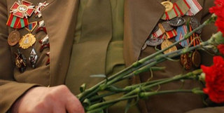 Ветеранам ВОВ Уссурийска, принимавшим участие в освобождении Республики Беларусь, вручили медали