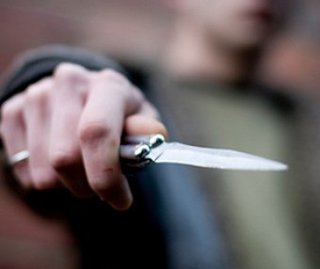 Житель Уссурийска ударил ножом своего приятеля