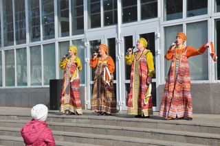 День народного единства уссурийцы встречают праздничными концертами