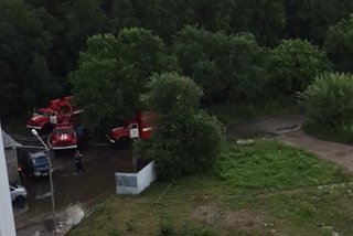 Спасатели в Уссурийске продолжают откачивать воду