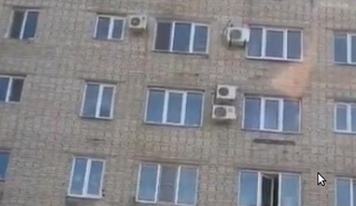 В Уссурийске мужчина разбился насмерть, выпав из окна 6-этажного дома