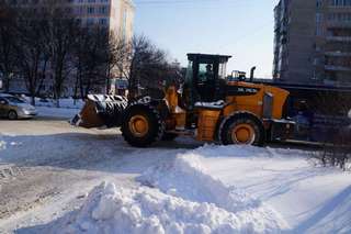 За ночь с уссурийских дорог на полигон вывезли почти 1000 кубометров снега