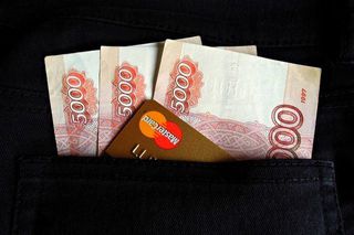 Жительница Уссурийска похитила деньги из банкомата