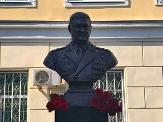 Генерал-лейтенанту Валерию Асапову из Уссурийска установили памятник в Сирии