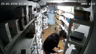 В Уссурийске задержали женщину, причастную к хищению 25 телефонов из магазина цифровой техники