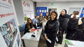 Трудоустройство на Уссурийский ЛРЗ заинтересовало молодежь