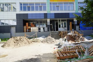 Глава Уссурийского округа проверил ремонт социальных объектов